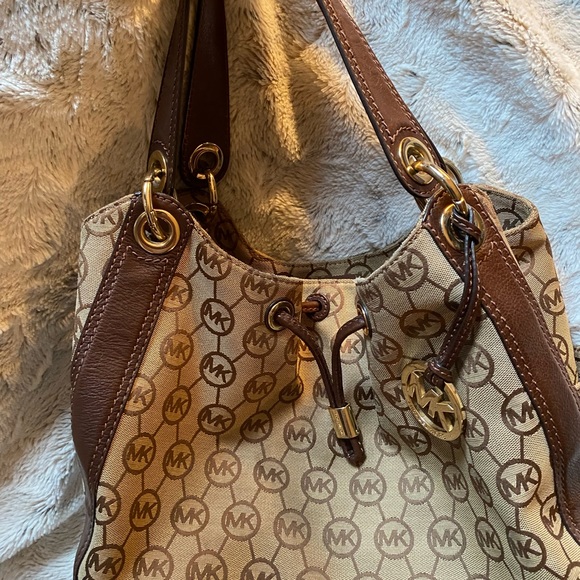 Michael Kors Bag - Picture 9 of 10